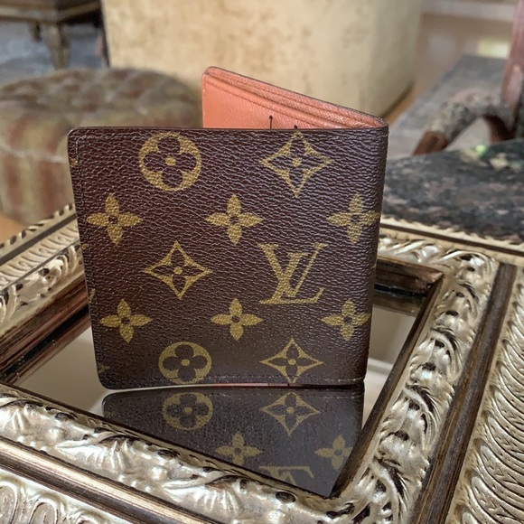 Louis Vuitton Men's Vintage Monogram Wallet - Picture 2 of 16